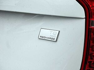 Volvo  2.0 Plus Bright Recharge Plug-In Hybrid AWD