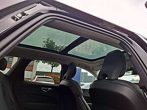 Volvo  T8 Plus Dark Recharge Plug-In Hybrid AWD