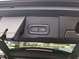 Volvo  T8 Plus Dark Recharge Plug-In Hybrid AWD