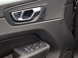 Volvo  T8 Plus Dark Recharge Plug-In Hybrid AWD