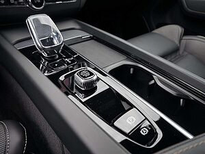 Volvo  T8 Plus Dark Recharge Plug-In Hybrid AWD