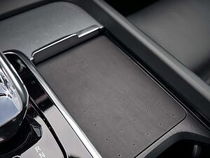 Volvo  T8 Plus Dark Recharge Plug-In Hybrid AWD