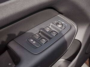 Volvo  T8 Recharge Plus Dark AWD