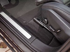 Volvo  T8 Recharge Plus Dark AWD
