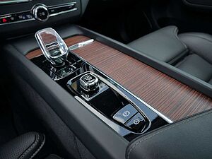 Volvo  T8 Recharge Plus Dark AWD