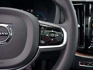 Volvo  T8 Recharge Plus Dark AWD