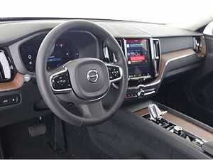 Volvo  2.0 Plus Dark Recharge Plug-In Hybrid AWD