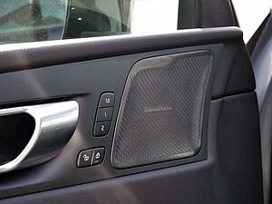 Volvo  B5 AWD Plus Dark
