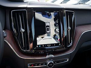 Volvo  B5 AWD Plus Dark