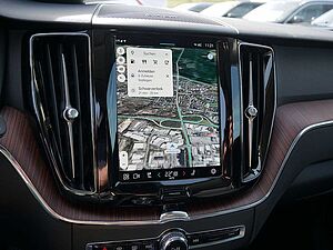 Volvo  B5 AWD Plus Dark