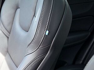 Volvo  B5 AWD Plus Dark