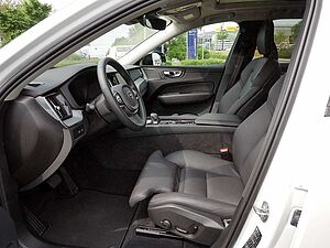 Volvo  T8 Ultra Dark Recharge Plug-In Hybrid AWD