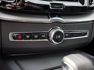 Volvo  T8 Ultra Dark Recharge Plug-In Hybrid AWD