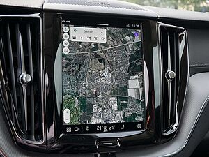 Volvo  T8 Ultra Dark Recharge Plug-In Hybrid AWD