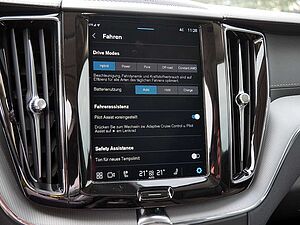Volvo  T8 Ultra Dark Recharge Plug-In Hybrid AWD