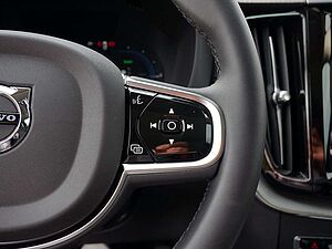 Volvo  T8 Ultra Dark Recharge Plug-In Hybrid AWD