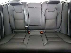 Volvo  2.0 Ultra Dark Recharge Plug-In Hybrid AWD