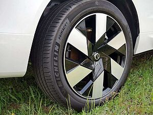 Volvo  T8 Ultra Dark Recharge Plug-In Hybrid AWD