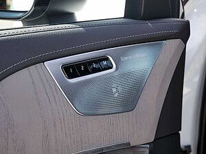 Volvo  T8 Ultra Dark Plug-In Hybrid AWD