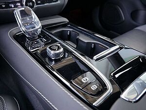 Volvo  T8 AWD Ultimate Dark AWD