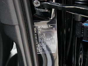 Volvo  B4 Plus Dark KAMERA H/K HGSD STANDHZ LED