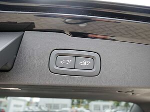 Volvo  B4 Plus Dark KAMERA H/K HGSD STANDHZ LED