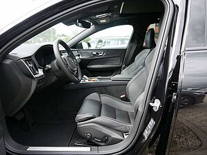 Volvo  B4 Plus Dark KAMERA H/K HGSD STANDHZ LED