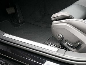 Volvo  B4 Plus Dark KAMERA H/K HGSD STANDHZ LED