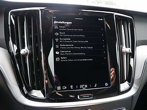 Volvo  B4 Plus Dark KAMERA H/K HGSD STANDHZ LED