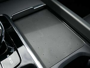 Volvo  B4 Plus Dark KAMERA H/K HGSD STANDHZ LED