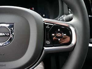 Volvo  B4 Plus Dark KAMERA H/K HGSD STANDHZ LED