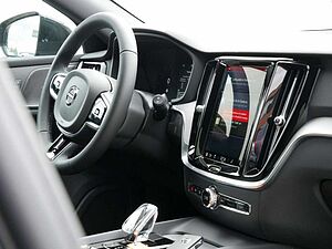 Volvo  B4 Plus Dark KAMERA H/K HGSD STANDHZ LED
