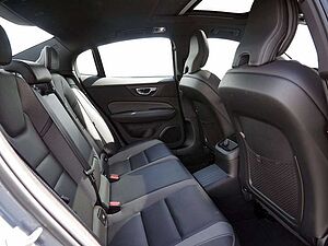 Volvo  T8 Twin Engine AWD R-Design LED PANO 360°