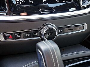 Volvo  T8 Twin Engine AWD R-Design LED PANO 360°