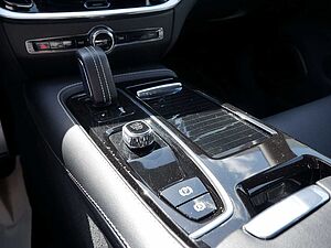 Volvo  T8 Twin Engine AWD R-Design LED PANO 360°