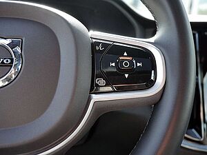Volvo  T8 Twin Engine AWD R-Design LED PANO 360°