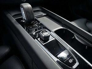 Volvo  T6 Inscription Expression Recharge AWD