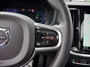 Volvo  T8 Twin Engine AWD Ultimate Dark Plug-InE6