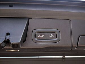 Volvo  T4 Momentum Pro SHZ KAMERA H/K NAVI LED