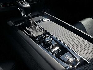 Volvo  T4 Momentum Pro SHZ KAMERA H/K NAVI LED