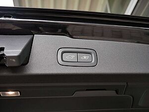 Volvo  D3 R-Design KLIMA PDC SHZ KAMERA NAVI LED