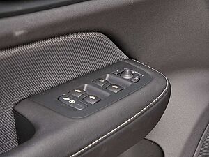 Volvo  D3 R-Design KLIMA PDC SHZ KAMERA NAVI LED