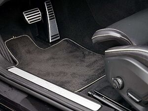 Volvo  D3 R-Design KLIMA PDC SHZ KAMERA NAVI LED