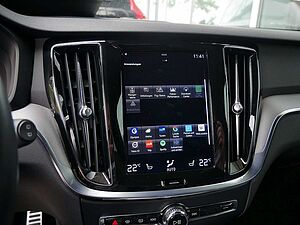 Volvo  D3 R-Design KLIMA PDC SHZ KAMERA NAVI LED