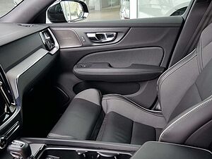 Volvo  D3 R-Design KLIMA PDC SHZ KAMERA NAVI LED