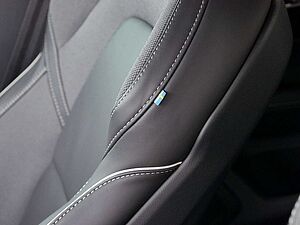 Volvo  D3 R-Design KLIMA PDC SHZ KAMERA NAVI LED