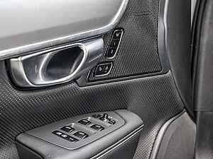 Volvo  T8 Twin Engine AWD R-Design H/K HGSD LED