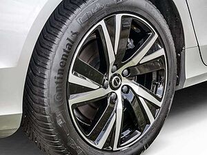Volvo  T8 Twin Engine AWD R-Design H/K HGSD LED