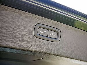 Volvo  2.0 Plus Bright Recharge Plug-In Hybrid AWD