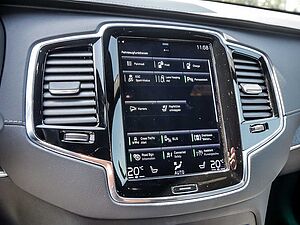 Volvo  2.0 Plus Bright Recharge Plug-In Hybrid AWD